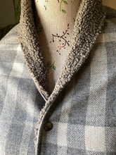 Load image into Gallery viewer, Tippet/Poncho